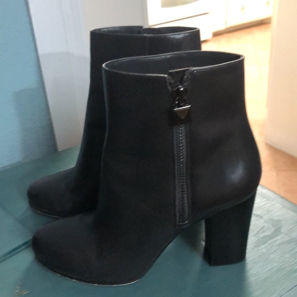 Michael Kors booties dark gray, size 8, 3 1/2 in - Picture 3 of 11